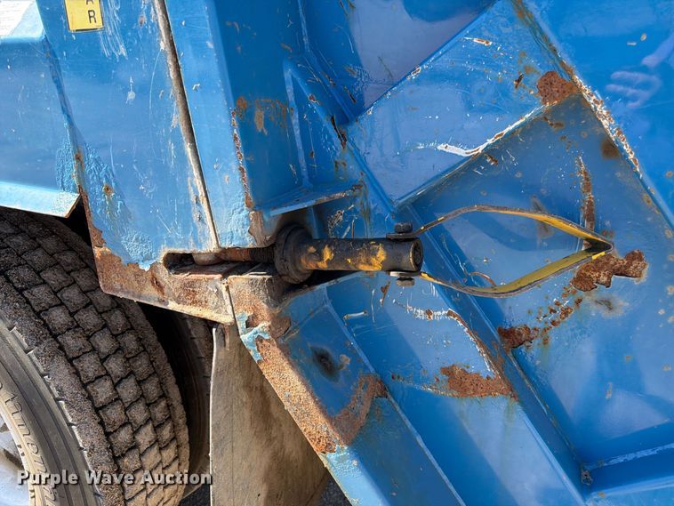 image for item FK3851 2020 Freightliner Business Class M2 refuse truck