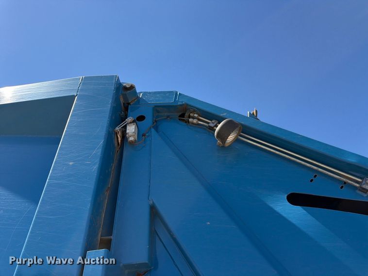 image for item FK3851 2020 Freightliner Business Class M2 refuse truck