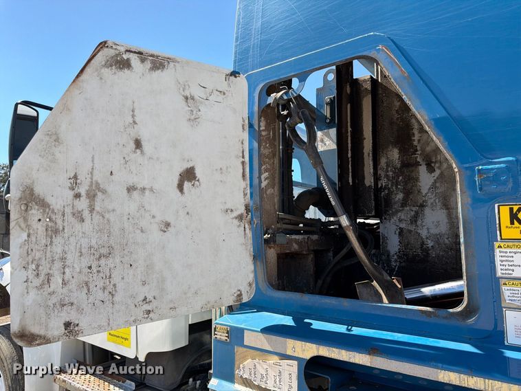image for item FK3851 2020 Freightliner Business Class M2 refuse truck