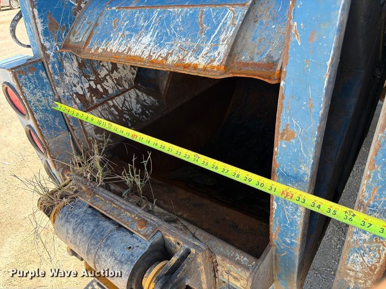 image for item FK3851 2020 Freightliner Business Class M2 refuse truck