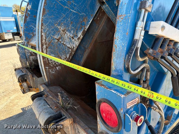 image for item FK3851 2020 Freightliner Business Class M2 refuse truck