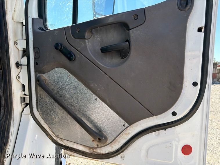 image for item FK3851 2020 Freightliner Business Class M2 refuse truck