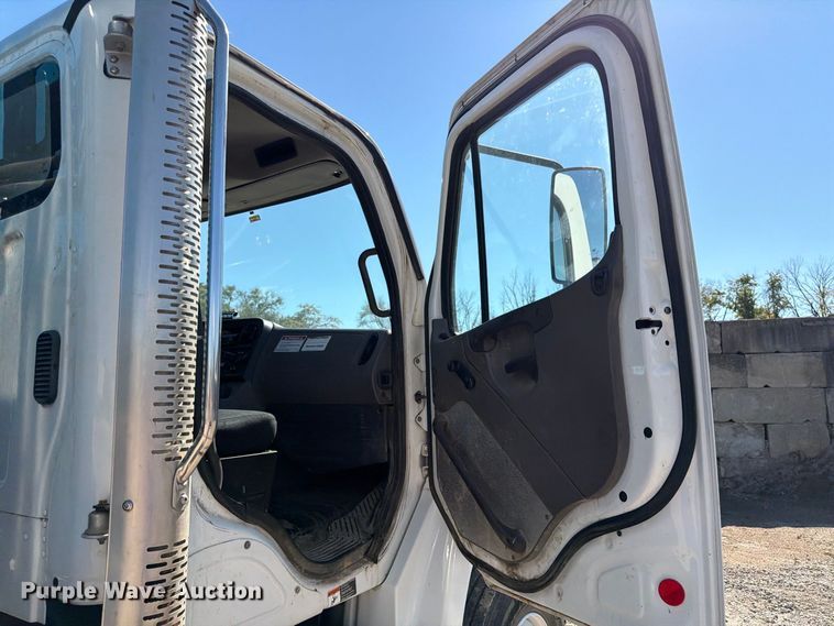 image for item FK3851 2020 Freightliner Business Class M2 refuse truck