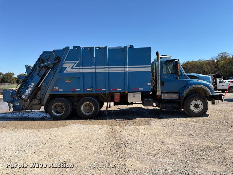 image for item FK3852 2010 International 7600 refuse truck