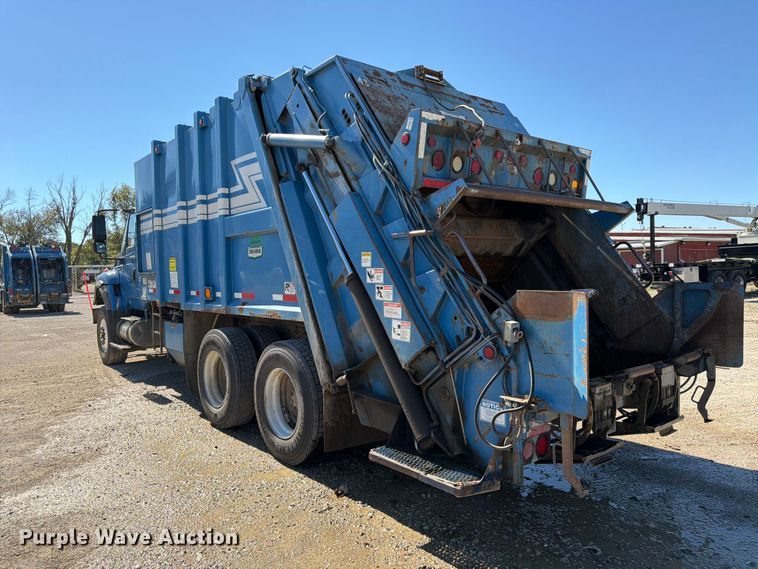 image for item FK3852 2010 International 7600 refuse truck