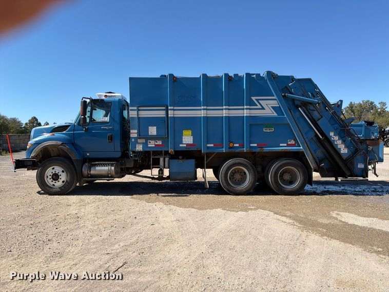 image for item FK3852 2010 International 7600 refuse truck