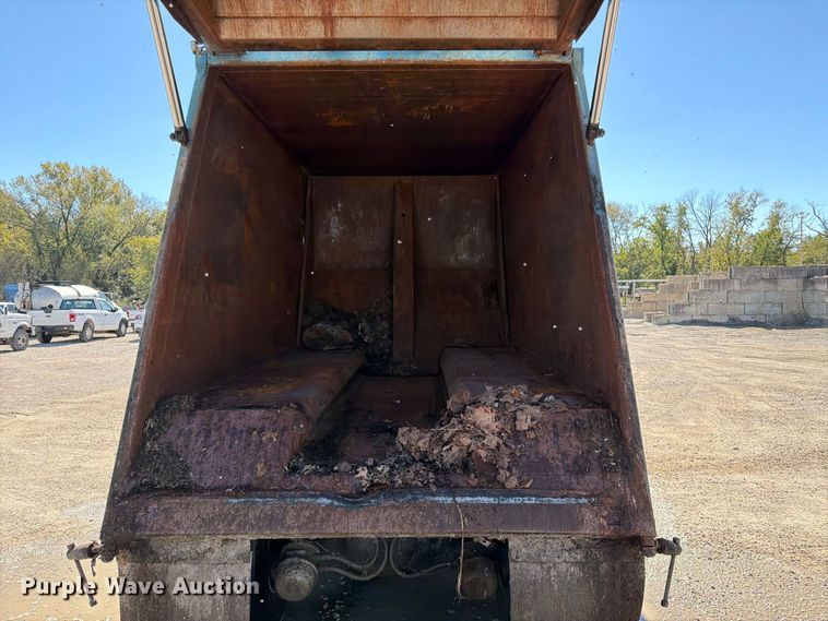 image for item FK3852 2010 International 7600 refuse truck