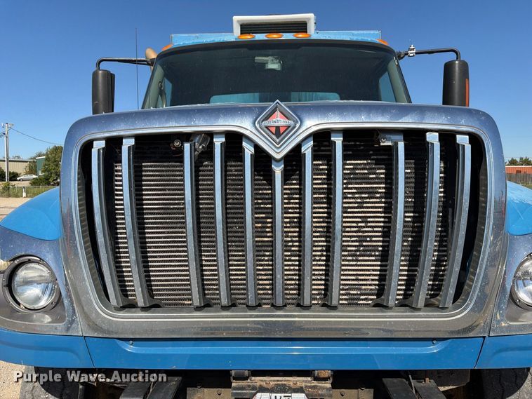 image for item FK3852 2010 International 7600 refuse truck