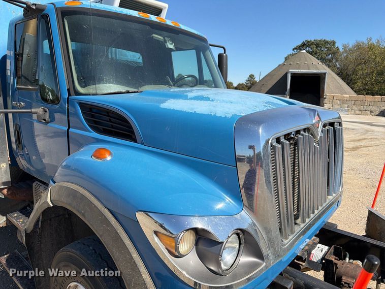 image for item FK3852 2010 International 7600 refuse truck