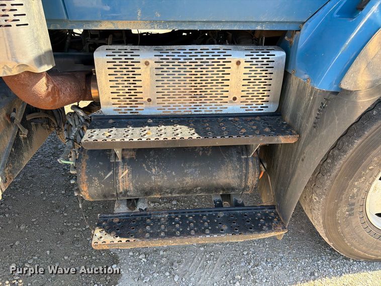 image for item FK3852 2010 International 7600 refuse truck