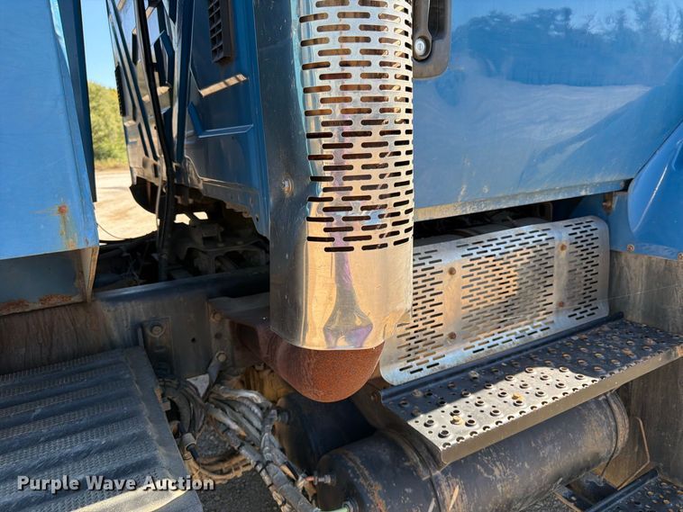 image for item FK3852 2010 International 7600 refuse truck