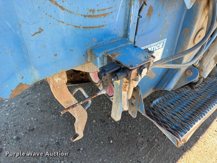 image for item FK3852 2010 International 7600 refuse truck