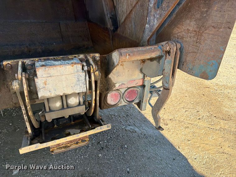 image for item FK3852 2010 International 7600 refuse truck