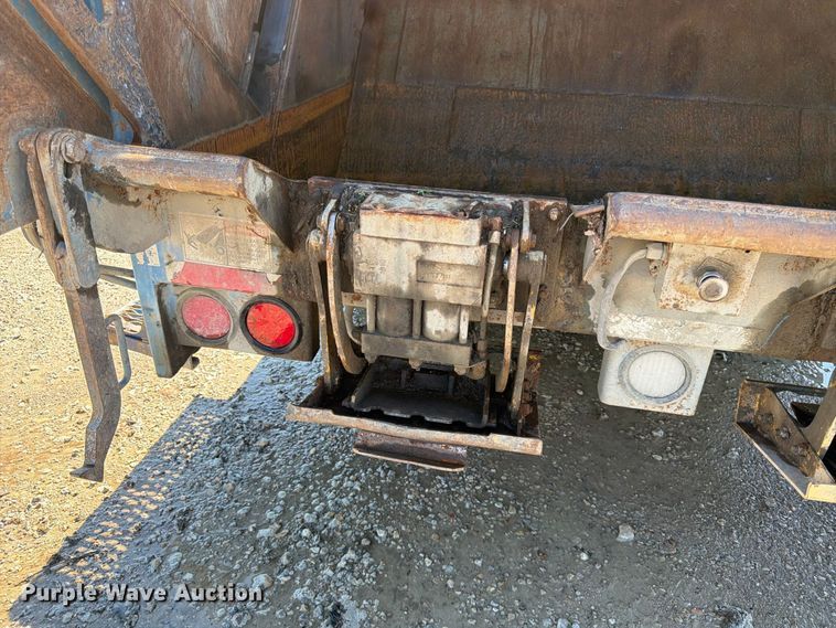 image for item FK3852 2010 International 7600 refuse truck