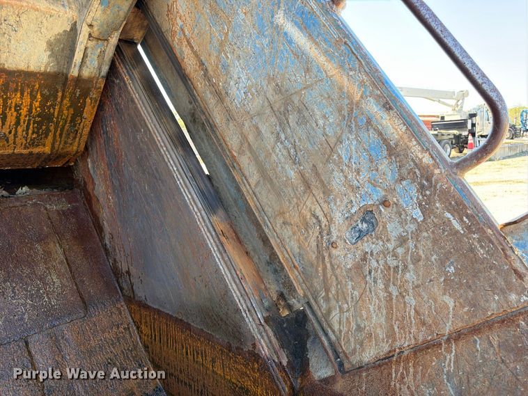 image for item FK3852 2010 International 7600 refuse truck