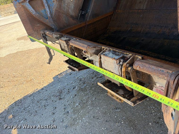 image for item FK3852 2010 International 7600 refuse truck