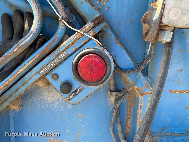 image for item FK3852 2010 International 7600 refuse truck