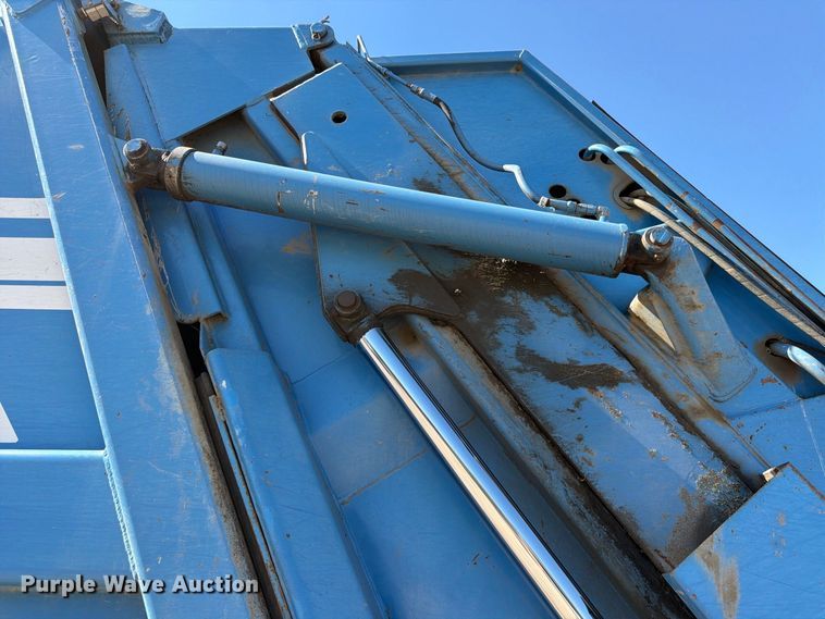 image for item FK3852 2010 International 7600 refuse truck