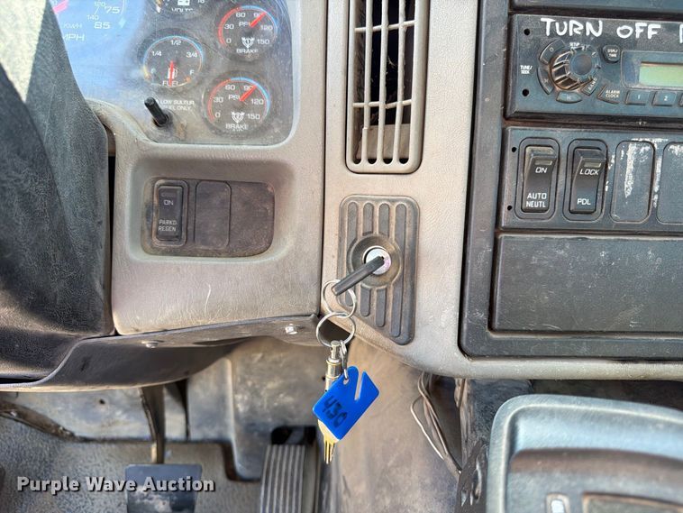 image for item FK3852 2010 International 7600 refuse truck