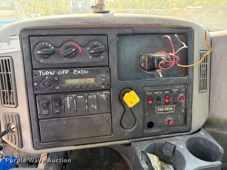 image for item FK3852 2010 International 7600 refuse truck