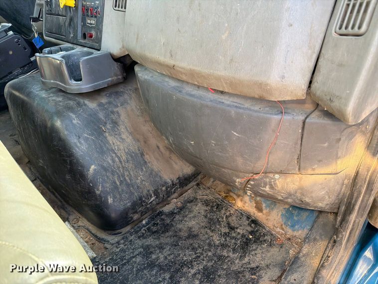 image for item FK3852 2010 International 7600 refuse truck