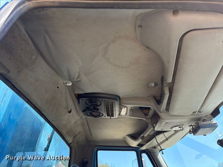 image for item FK3852 2010 International 7600 refuse truck