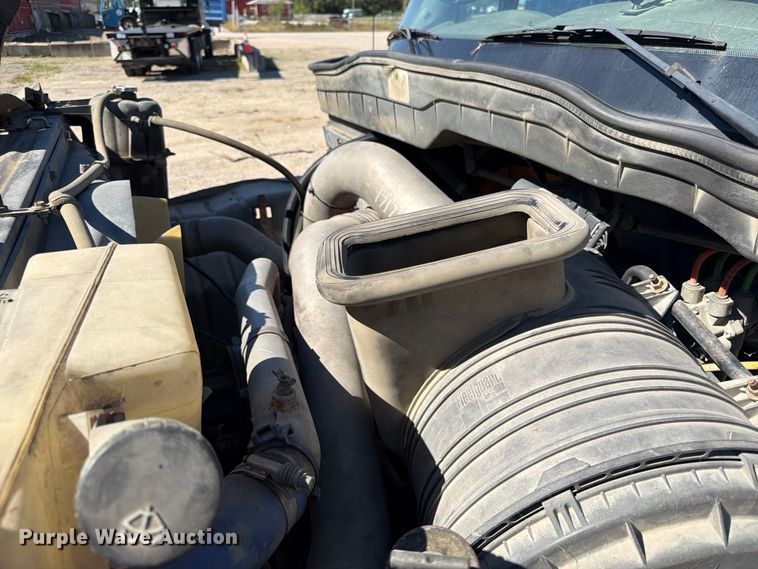 image for item FK3852 2010 International 7600 refuse truck