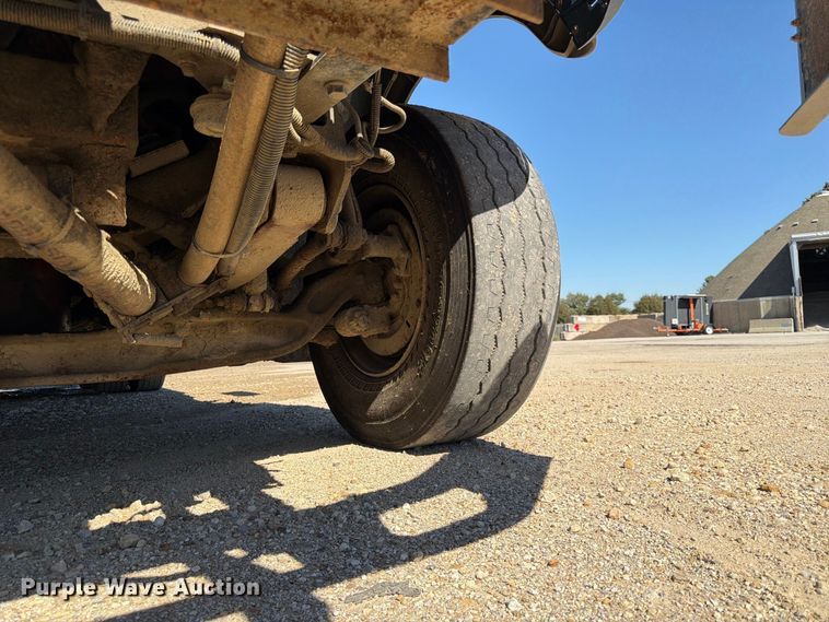 image for item FK3852 2010 International 7600 refuse truck
