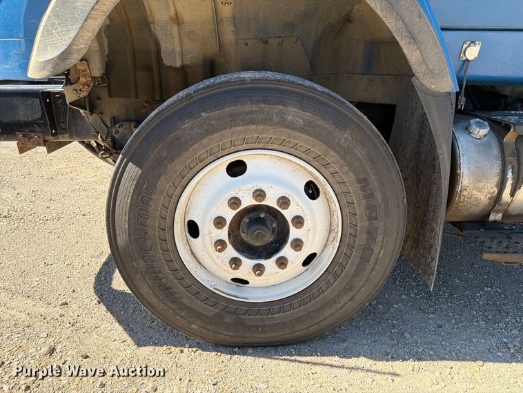 image for item FK3852 2010 International 7600 refuse truck