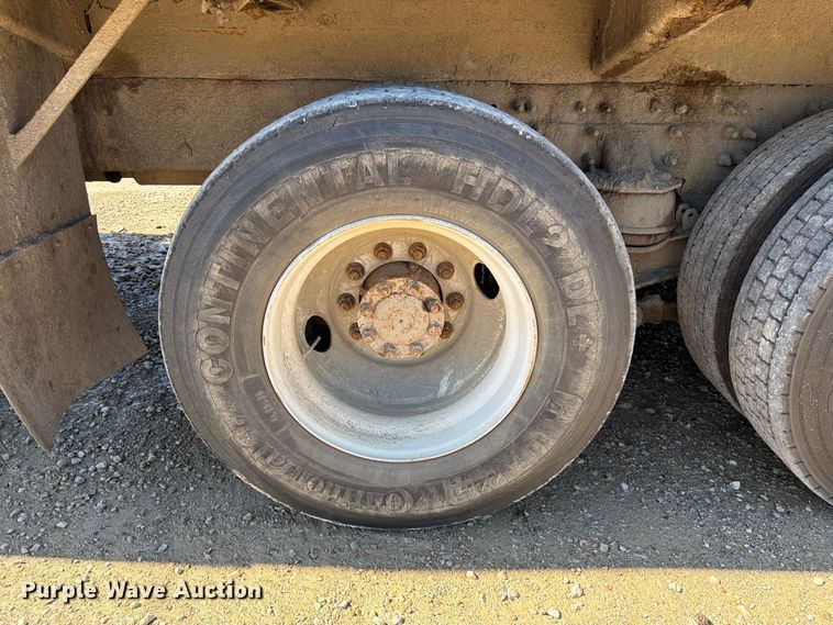 image for item FK3852 2010 International 7600 refuse truck