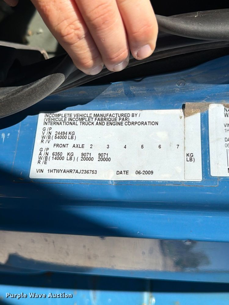 image for item FK3852 2010 International 7600 refuse truck