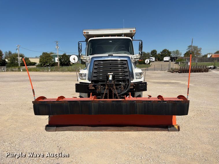 image for item FK3853 2015 Freightliner 108SD dump truck