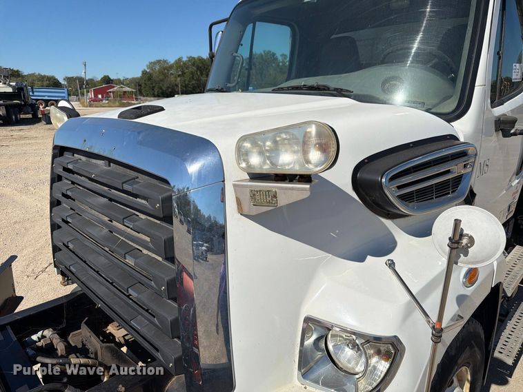 image for item FK3853 2015 Freightliner 108SD dump truck