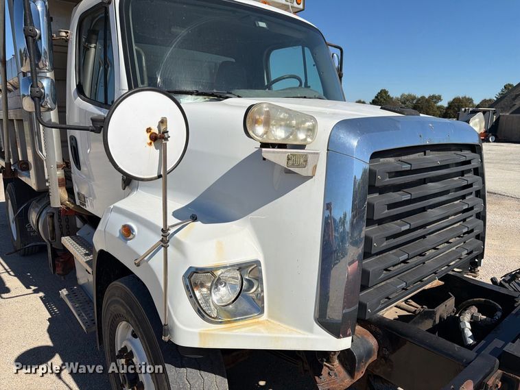 image for item FK3853 2015 Freightliner 108SD dump truck