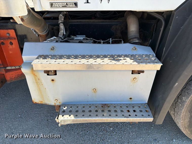 image for item FK3853 2015 Freightliner 108SD dump truck