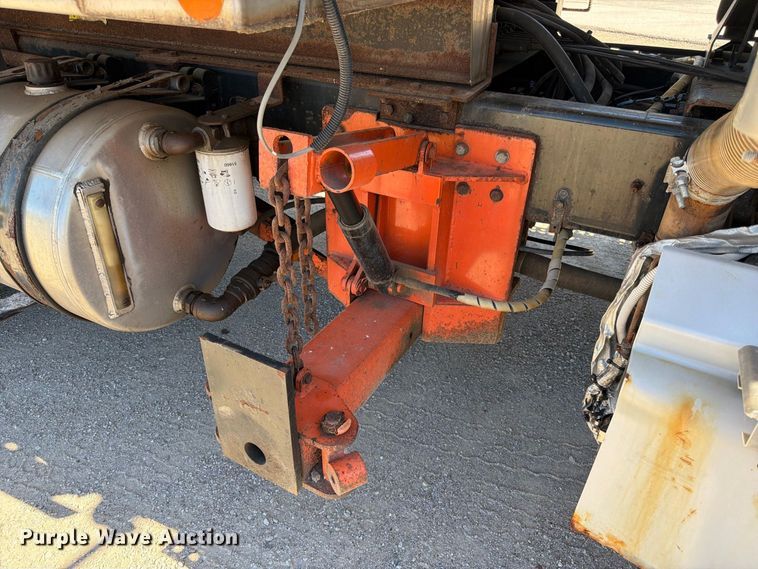 image for item FK3853 2015 Freightliner 108SD dump truck
