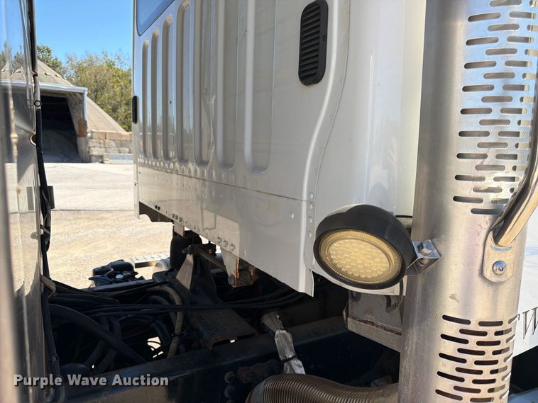 image for item FK3853 2015 Freightliner 108SD dump truck