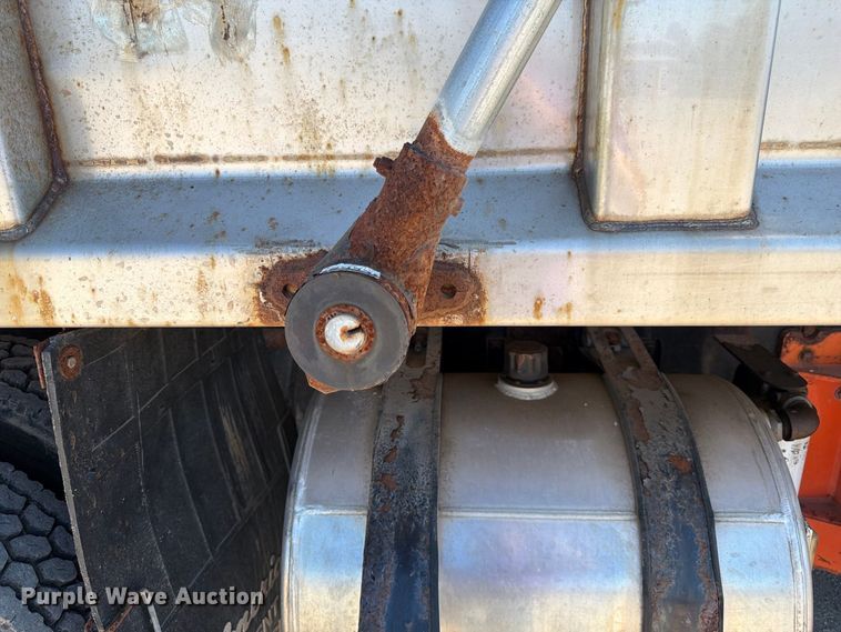 image for item FK3853 2015 Freightliner 108SD dump truck