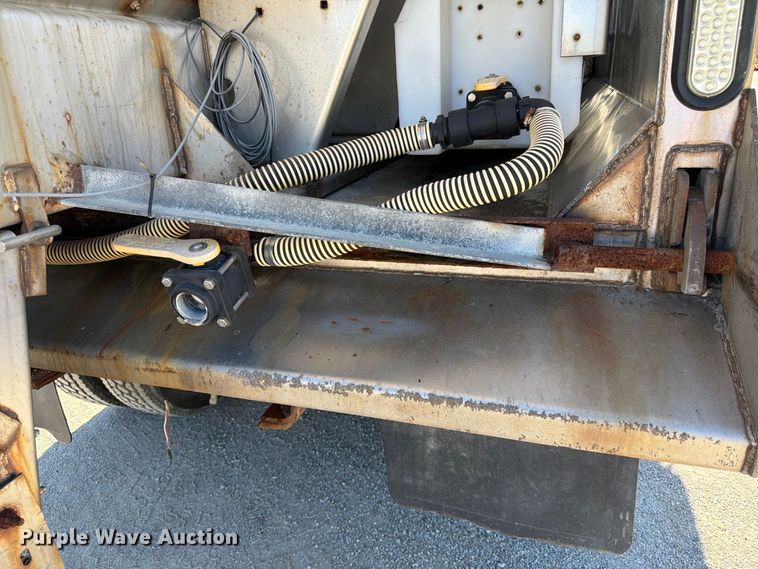 image for item FK3853 2015 Freightliner 108SD dump truck