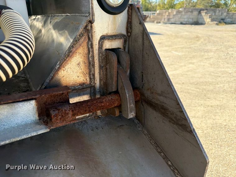 image for item FK3853 2015 Freightliner 108SD dump truck