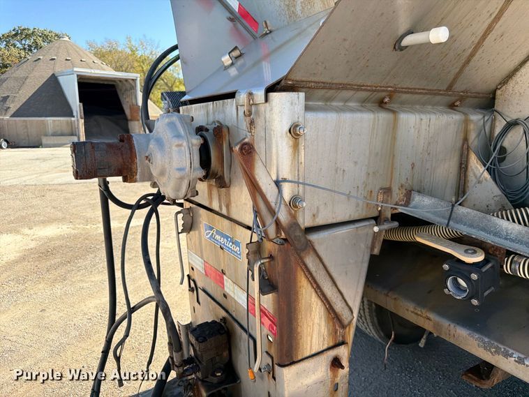 image for item FK3853 2015 Freightliner 108SD dump truck