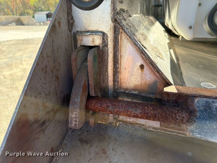 image for item FK3853 2015 Freightliner 108SD dump truck