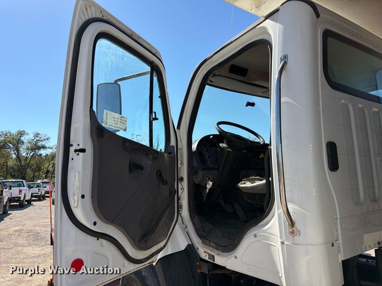 image for item FK3853 2015 Freightliner 108SD dump truck