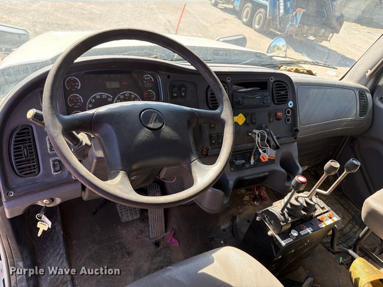 image for item FK3853 2015 Freightliner 108SD dump truck