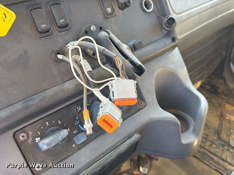 image for item FK3853 2015 Freightliner 108SD dump truck