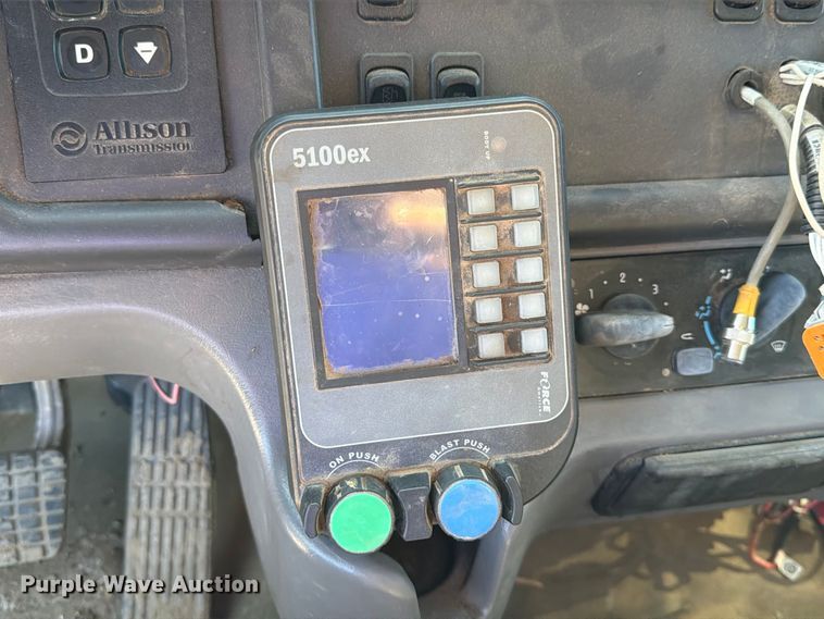 image for item FK3853 2015 Freightliner 108SD dump truck