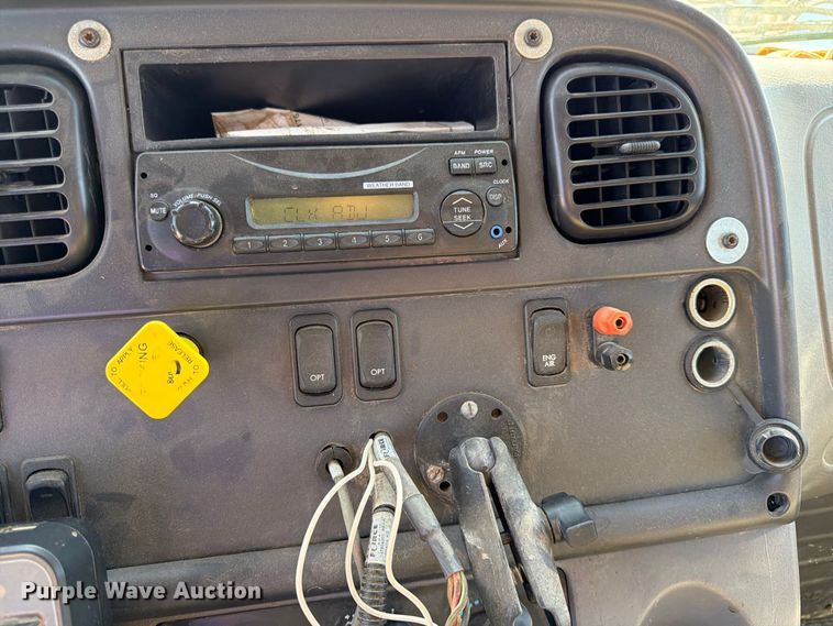 image for item FK3853 2015 Freightliner 108SD dump truck