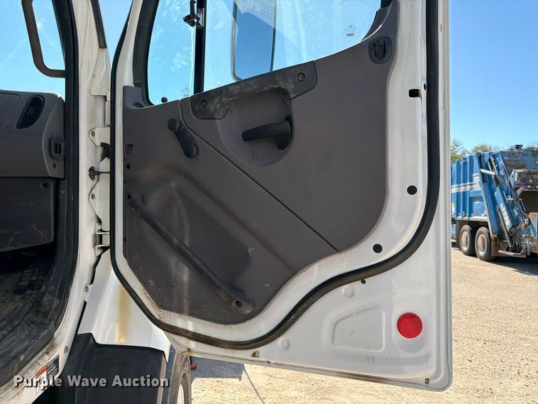 image for item FK3853 2015 Freightliner 108SD dump truck