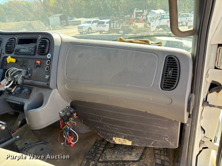 image for item FK3853 2015 Freightliner 108SD dump truck