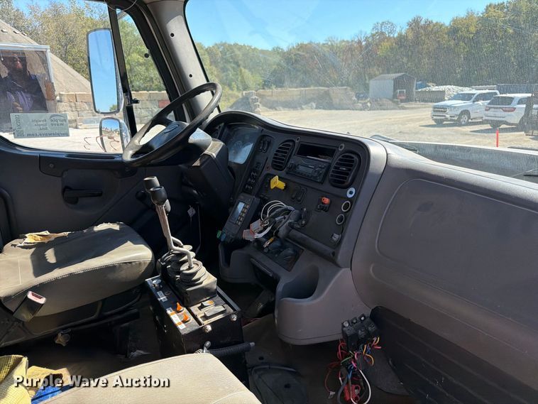 image for item FK3853 2015 Freightliner 108SD dump truck